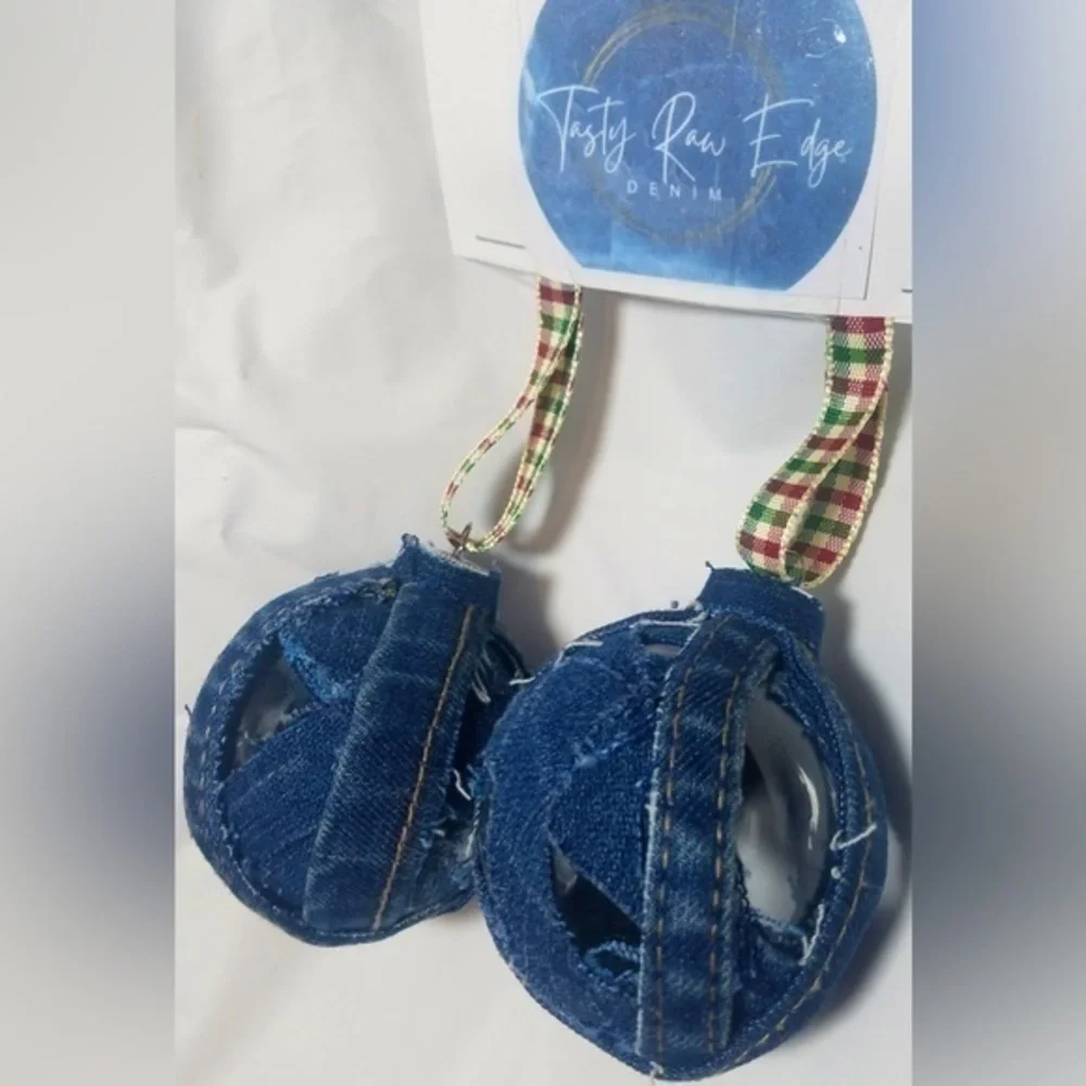 Tasty Raw Edge Denim Windowed Bulb Ornament Set
